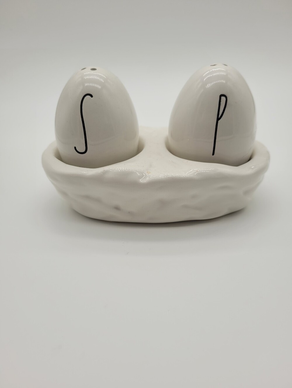 ✨ Rae Dunn Easter Egg Salt and Pepper Shakers Nest Set ✨